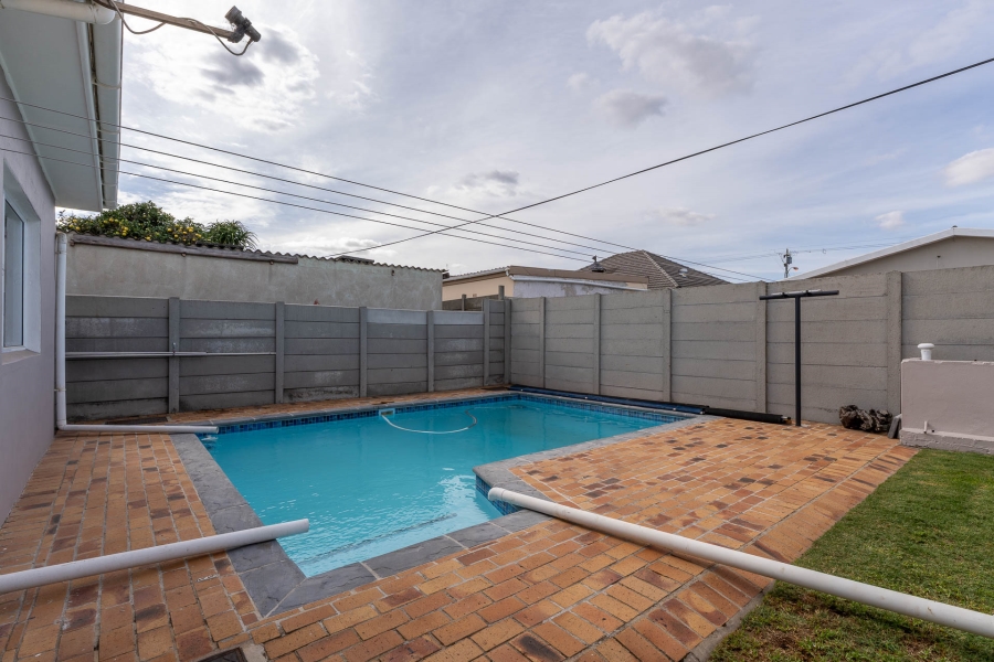 4 Bedroom Property for Sale in Churchill Estate Western Cape